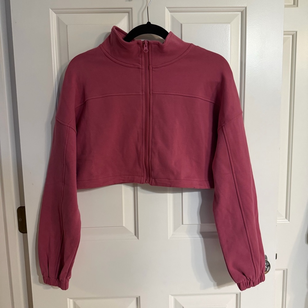 Gold Hinge Activewear Cropped Zip Up Sweatshirt
